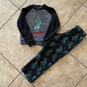 Boys Fleece 2-Piece Holiday PJS Size 5-6